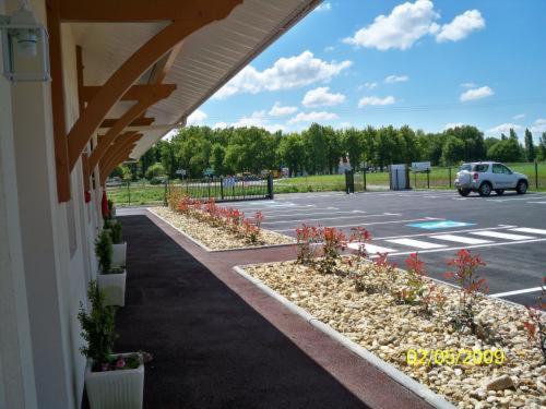 Natur'Hotel Ménesplet Eksteriør billede