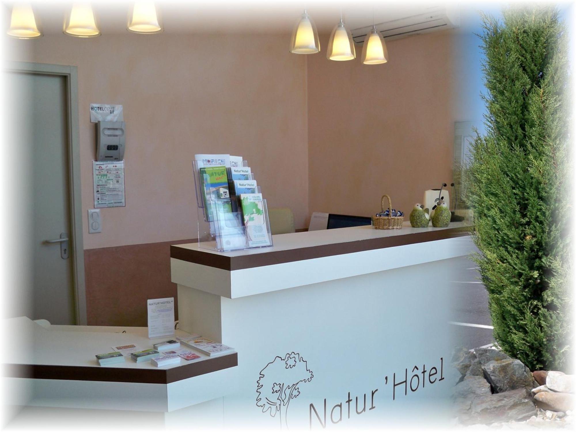 Natur'Hotel Ménesplet Eksteriør billede