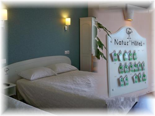 Natur'Hotel Ménesplet Eksteriør billede